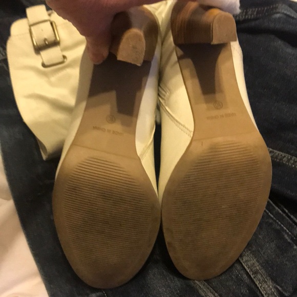 Ladies Mid calf winter white high heel size 10M - Picture 5 of 8